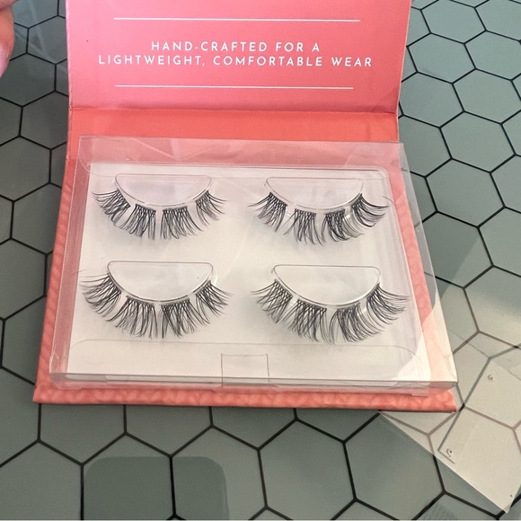 Flutterhabit the sweetheart set - Picture 2 of 9